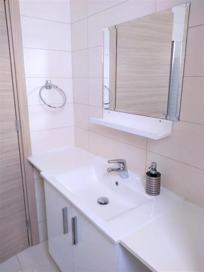 T&E Villa Larnaca
