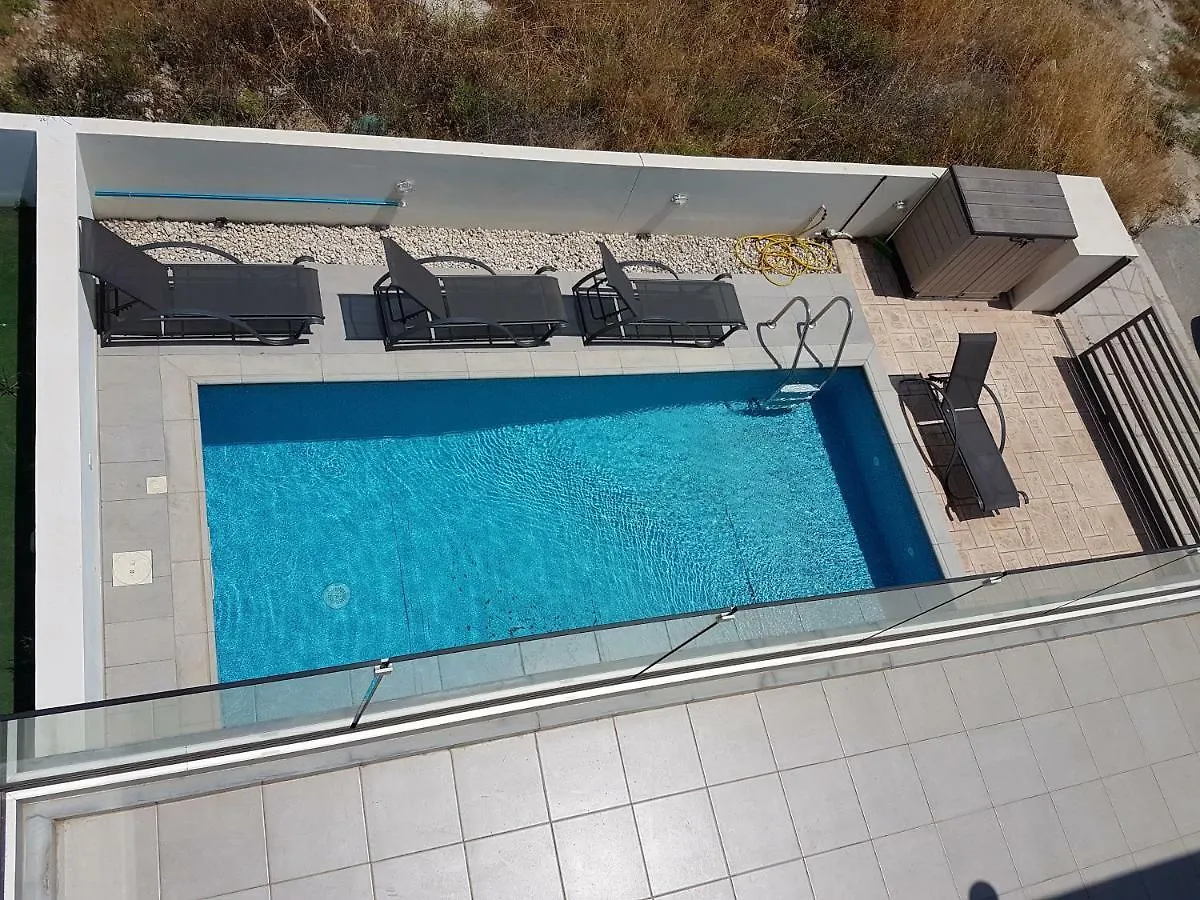 T&E Villa Larnaca